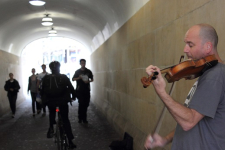 Veren Grigorov busking at Central
